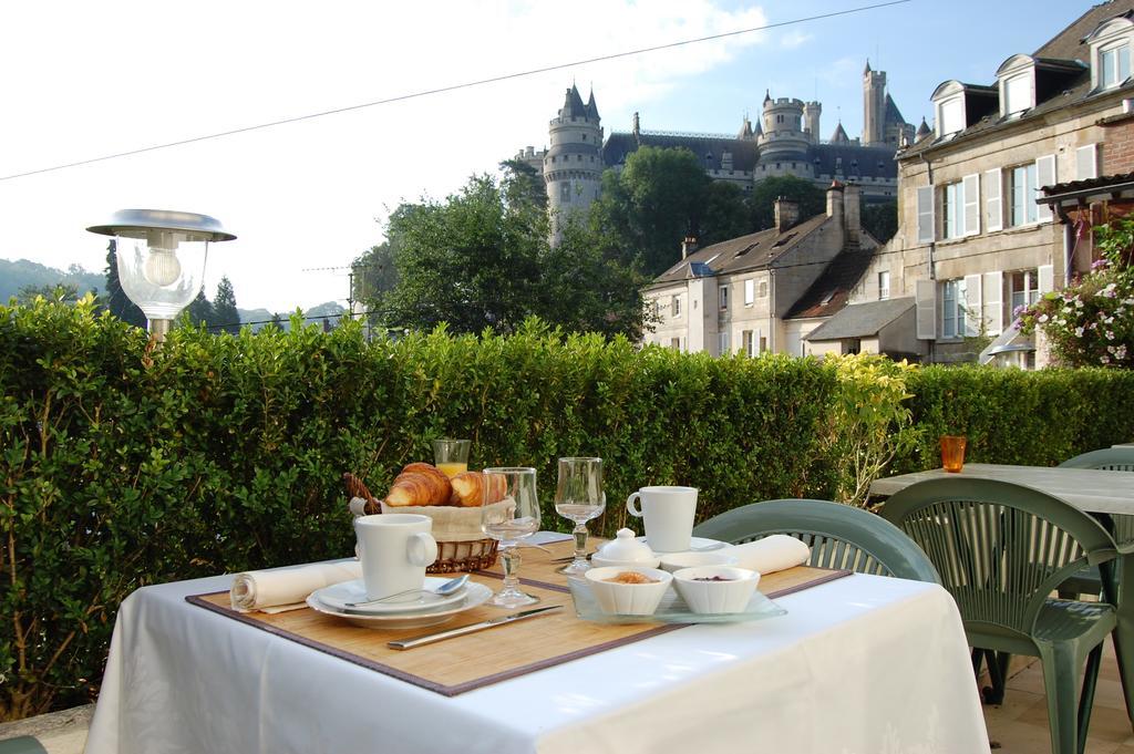 Aux Bles D'Or Hotel Pierrefonds Szoba fotó