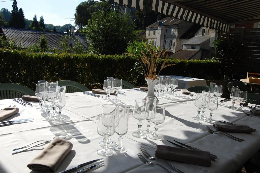 Aux Bles D'Or Hotel Pierrefonds Kültér fotó
