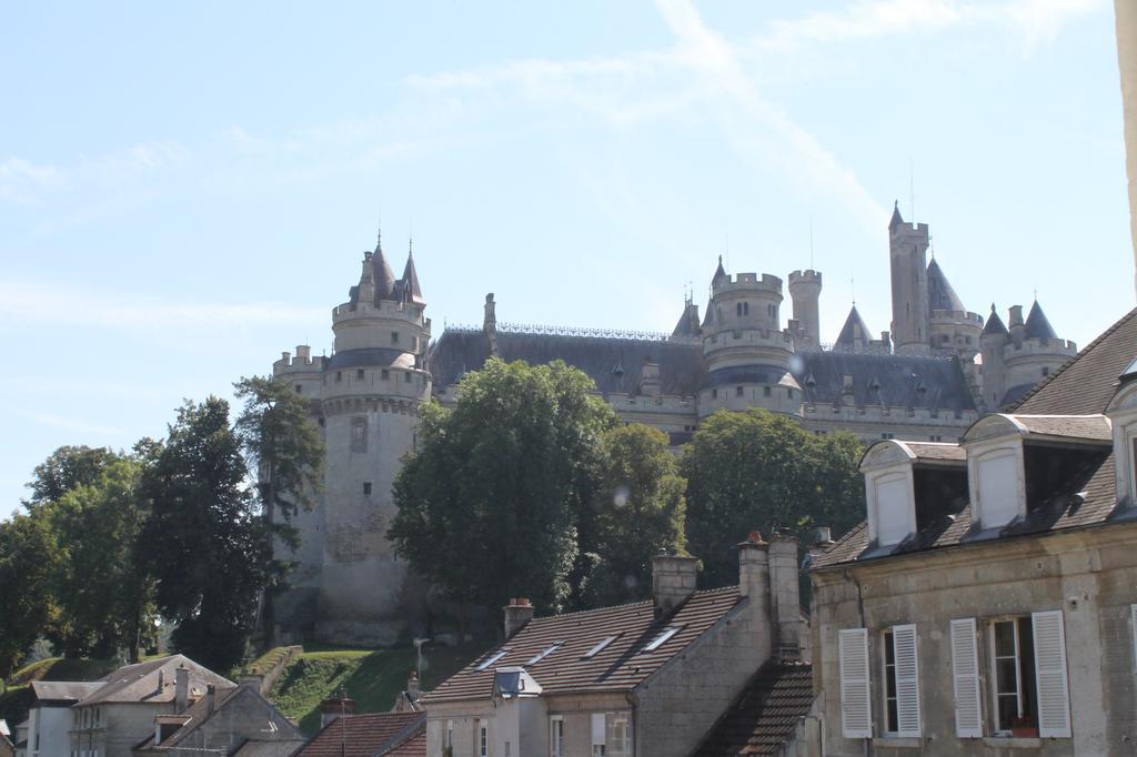 Aux Bles D'Or Hotel Pierrefonds Kültér fotó