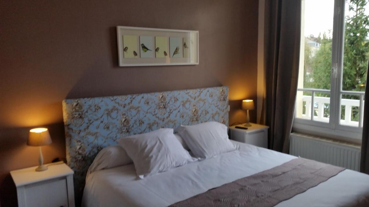 Aux Bles D'Or Hotel Pierrefonds Szoba fotó